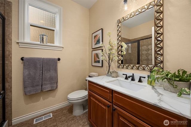 12033 NE 70th Street, Kirkland, WA 98033