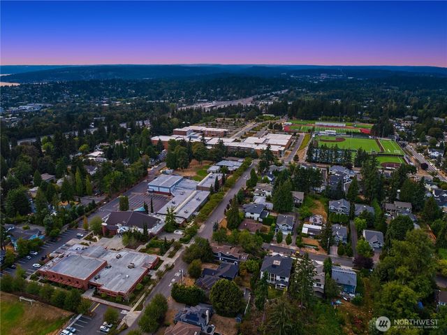 12033 NE 70th Street, Kirkland, WA 98033