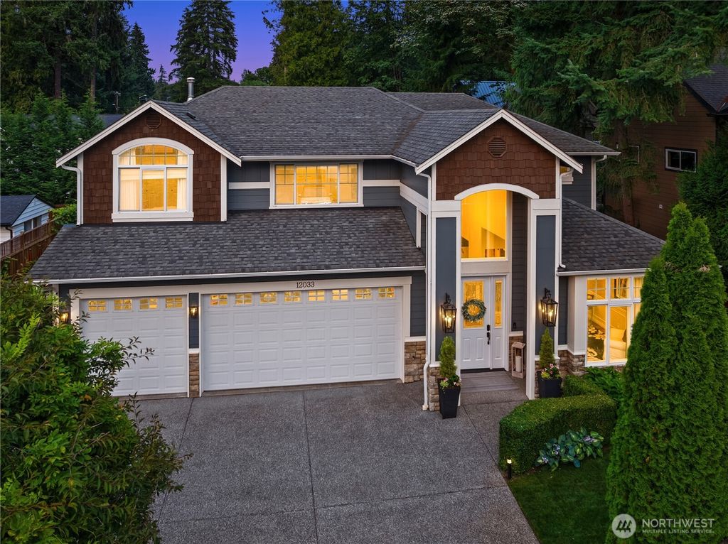 12033 NE 70th Street, Kirkland, WA 98033