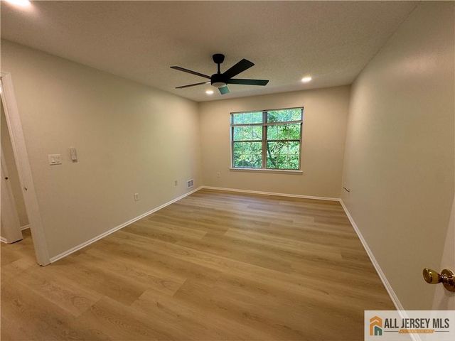 7 Sheffield Court, North Brunswick, NJ 08902