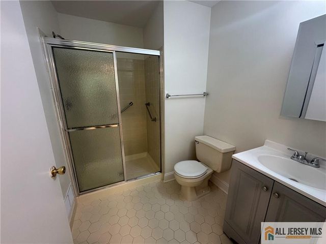 7 Sheffield Court, North Brunswick, NJ 08902