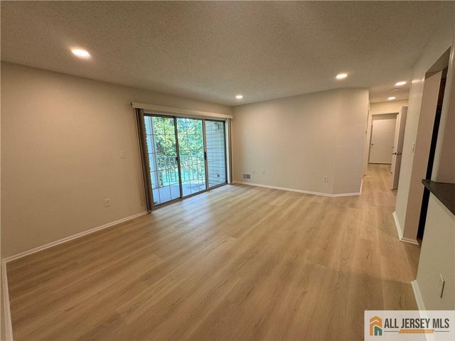 7 Sheffield Court, North Brunswick, NJ 08902