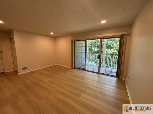 7 Sheffield Court, North Brunswick, NJ 08902