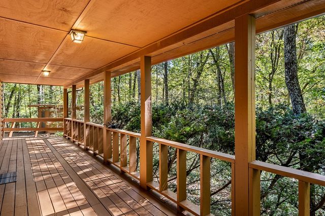 33 Hundred Acre Woods, Murphy, NC 28906