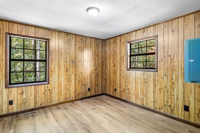 33 Hundred Acre Woods, Murphy, NC 28906