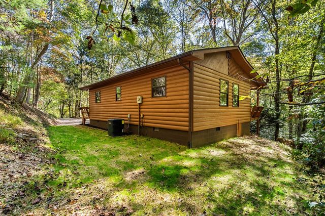 33 Hundred Acre Woods, Murphy, NC 28906