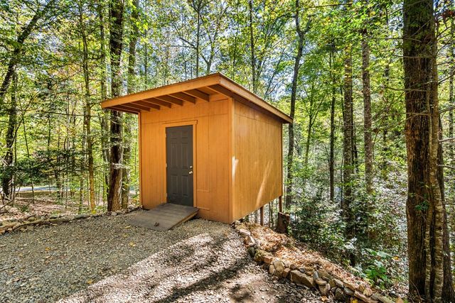 33 Hundred Acre Woods, Murphy, NC 28906