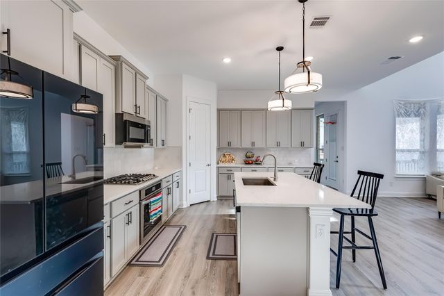 2808 Stone Branch DR, Leander, TX 78641