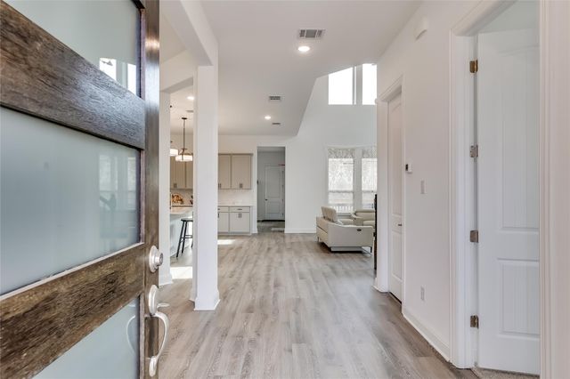 2808 Stone Branch DR, Leander, TX 78641