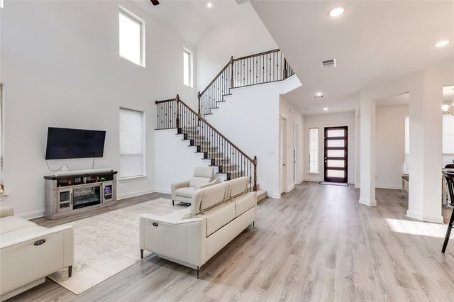 2808 Stone Branch DR, Leander, TX 78641