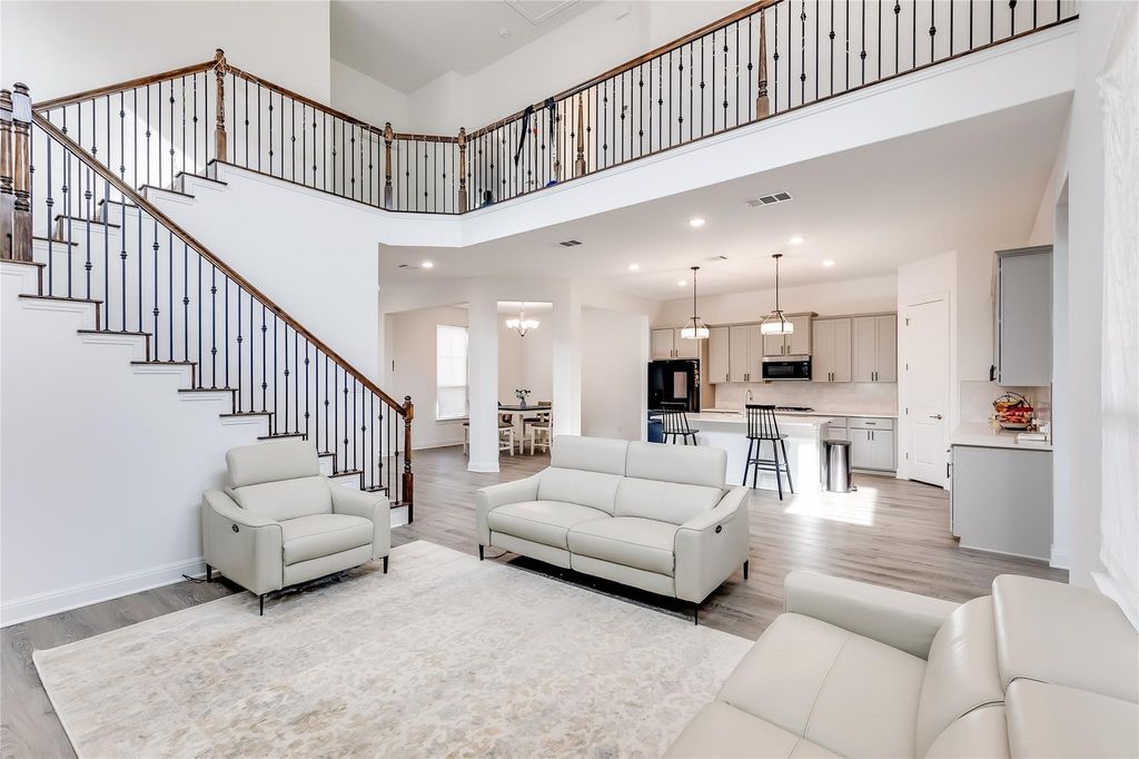2808 Stone Branch DR, Leander, TX 78641
