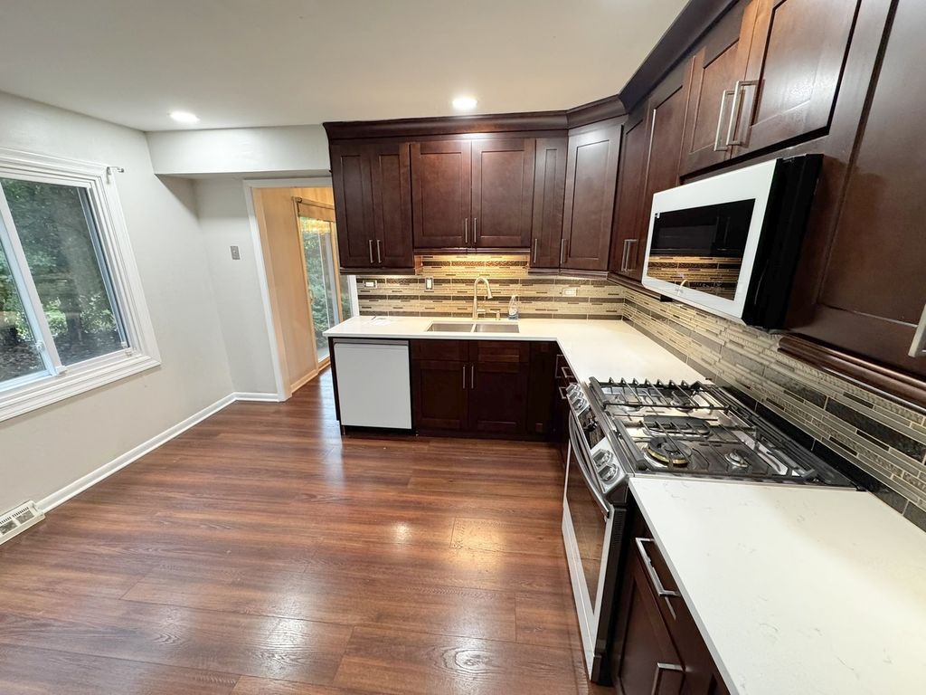 1935 Birch Road, Northbrook, IL 60062 — photo 4