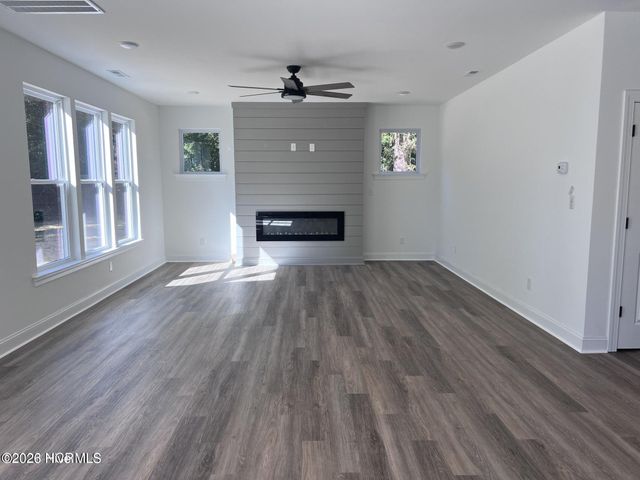 1738 Dixon Grove Lane, Grimesland, NC 27837