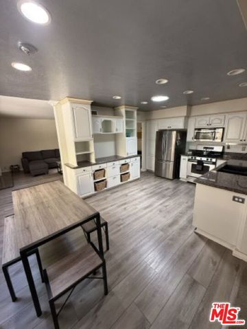 729 Kenmore Circle, Newbury Park (thousand Oaks), CA 91320