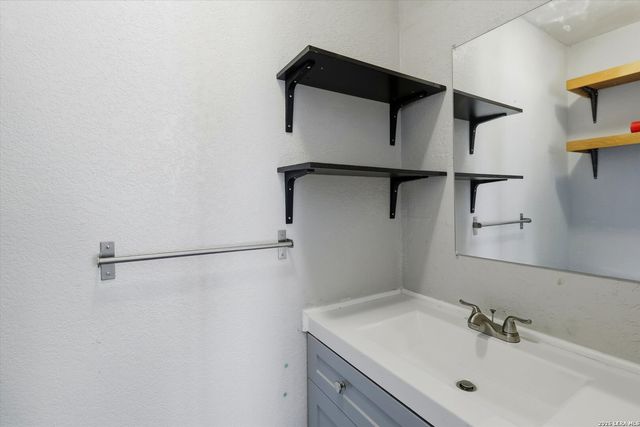 1535 Freshwater, Bulverde, TX 78163