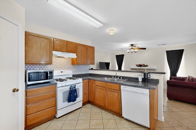 8832 Templeton Avenue SW, Albuquerque, NM 87121