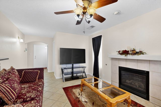 8832 Templeton Avenue SW, Albuquerque, NM 87121