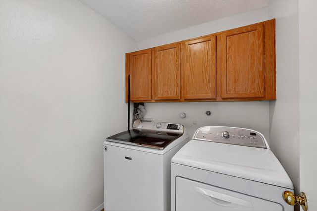 8832 Templeton Avenue SW, Albuquerque, NM 87121