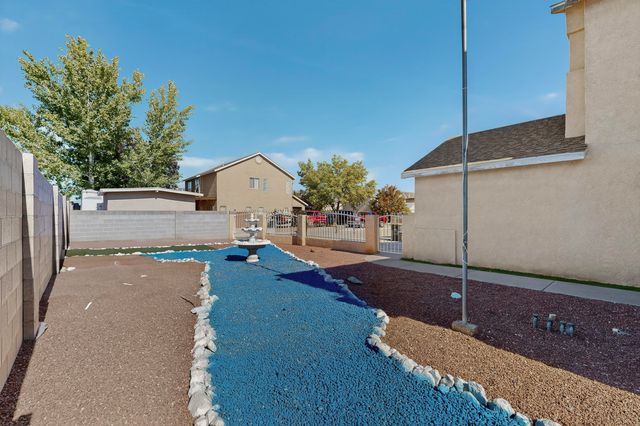 8832 Templeton Avenue SW, Albuquerque, NM 87121
