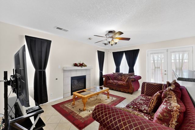 8832 Templeton Avenue SW, Albuquerque, NM 87121