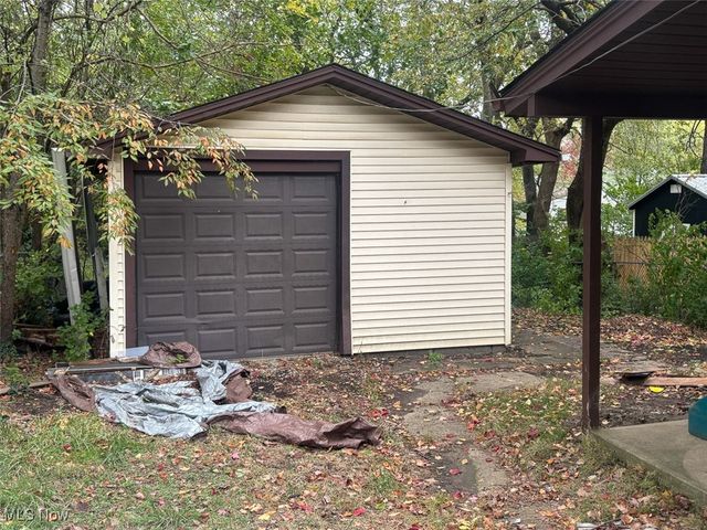 1513 22nd Street NE, Canton, OH 44714