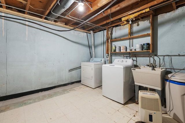 6021 Meadowood Drive, Madison, WI 53711