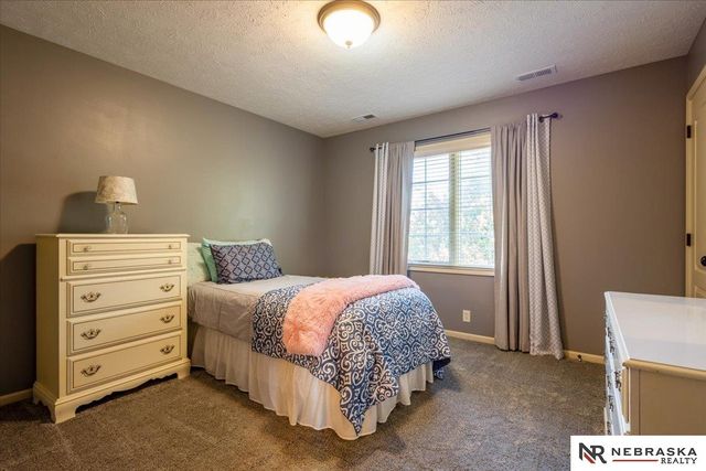 3936 S 192nd Avenue, Omaha, NE 68130