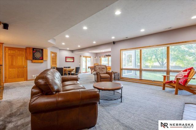 3936 S 192nd Avenue, Omaha, NE 68130