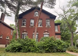 6133 Waterman Boulevard, St Louis, MO 63112