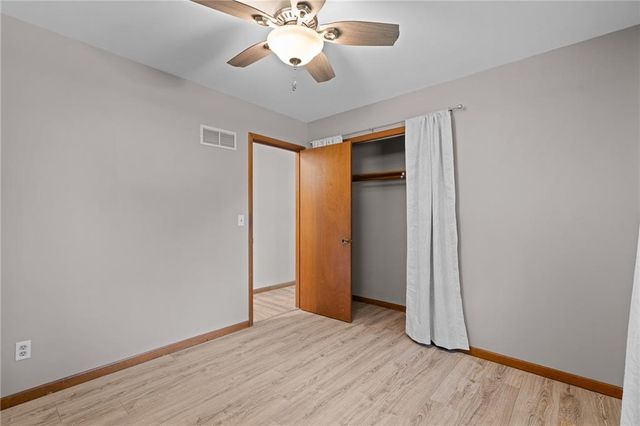 126 SE Moore Street, Blue Springs, MO 64014
