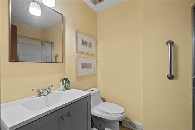 126 SE Moore Street, Blue Springs, MO 64014