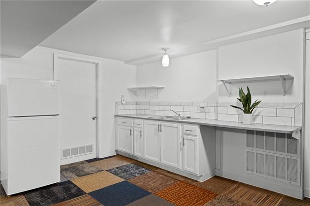 126 SE Moore Street, Blue Springs, MO 64014