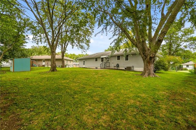 126 SE Moore Street, Blue Springs, MO 64014