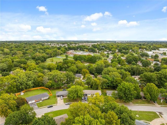 126 SE Moore Street, Blue Springs, MO 64014