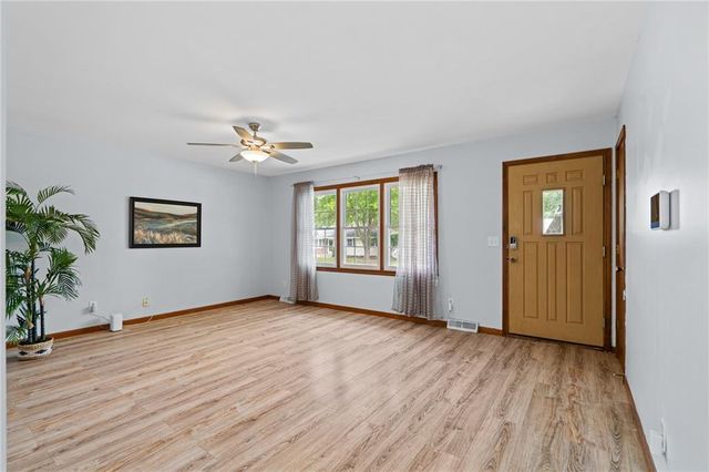 126 SE Moore Street, Blue Springs, MO 64014
