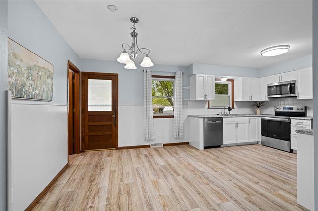 126 SE Moore Street, Blue Springs, MO 64014