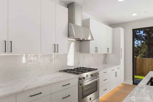 16211 Simonds Road NE, Kenmore, WA 98028