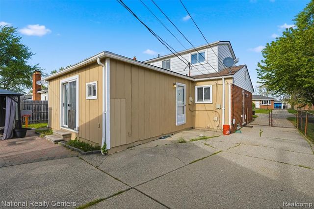 16021 Dugan Street, Roseville, MI 48066