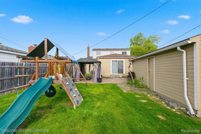 16021 Dugan Street, Roseville, MI 48066
