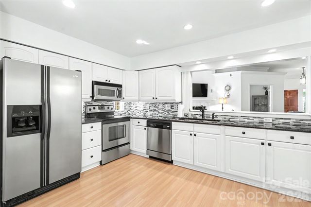 804 Mill Run Drive, Charlotte, NC 28209