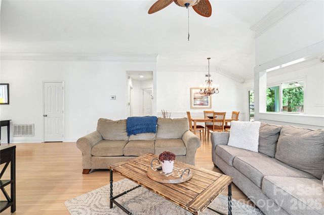 804 Mill Run Drive, Charlotte, NC 28209