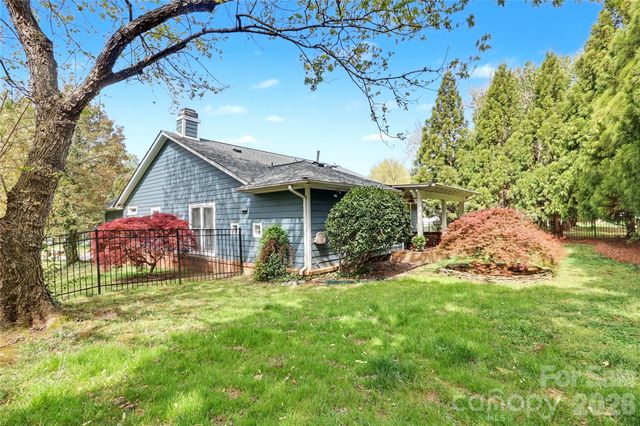 804 Mill Run Drive, Charlotte, NC 28209