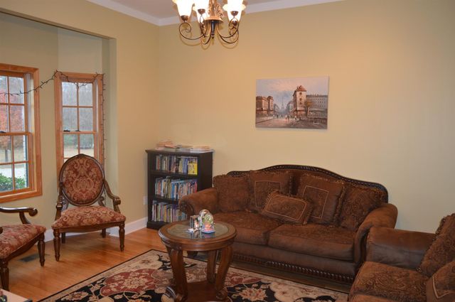 236 Tims Ford Dr, Winchester, TN 37398