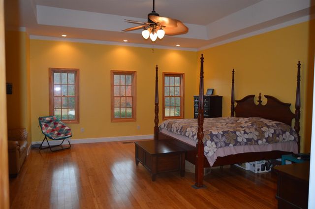 236 Tims Ford Dr, Winchester, TN 37398