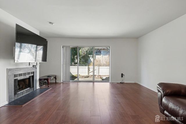 143 E Tennyson Drive, Plainsboro, NJ 08536