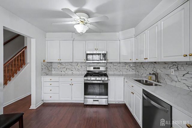 143 E Tennyson Drive, Plainsboro, NJ 08536