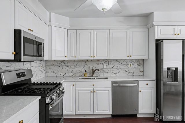 143 E Tennyson Drive, Plainsboro, NJ 08536