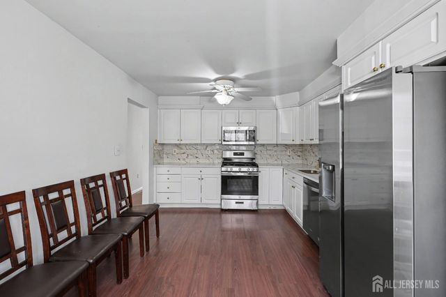 143 E Tennyson Drive, Plainsboro, NJ 08536