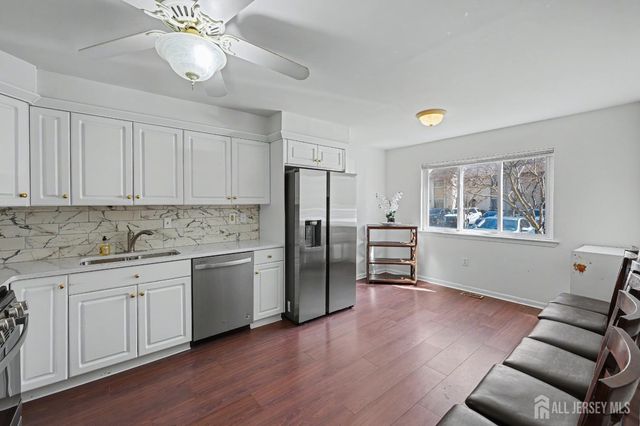 143 E Tennyson Drive, Plainsboro, NJ 08536