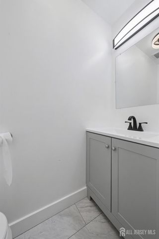 143 E Tennyson Drive, Plainsboro, NJ 08536